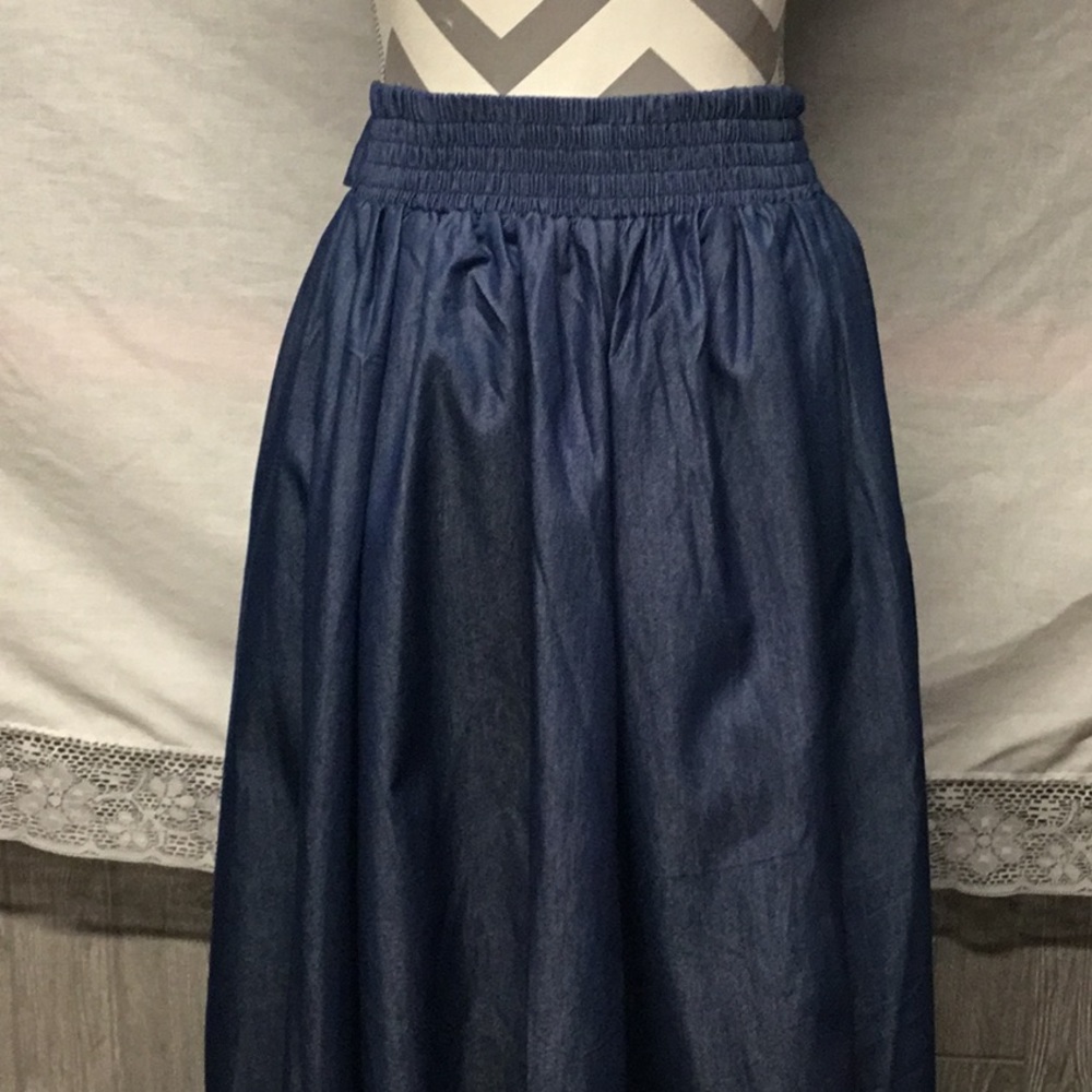 Skirt - Picture 3 of 5